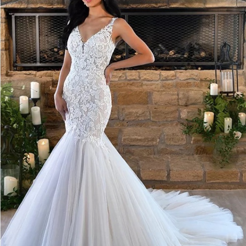 Stella York Wedding Gown - Picture 8 of 8